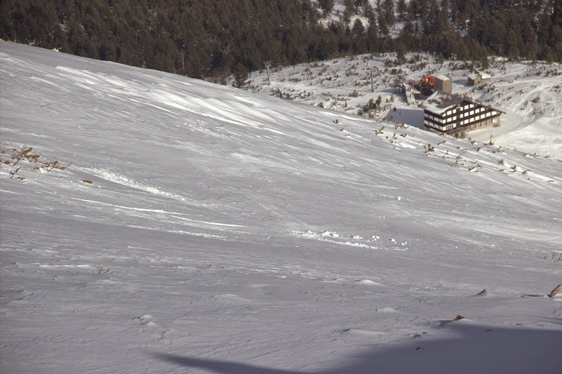 Хижа Безбог е раят за евтини ски